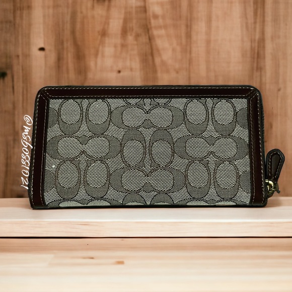 Coach Signature Canvas Long Zip Around Wallet Brown BRAND NEW - Picture 2 of 3